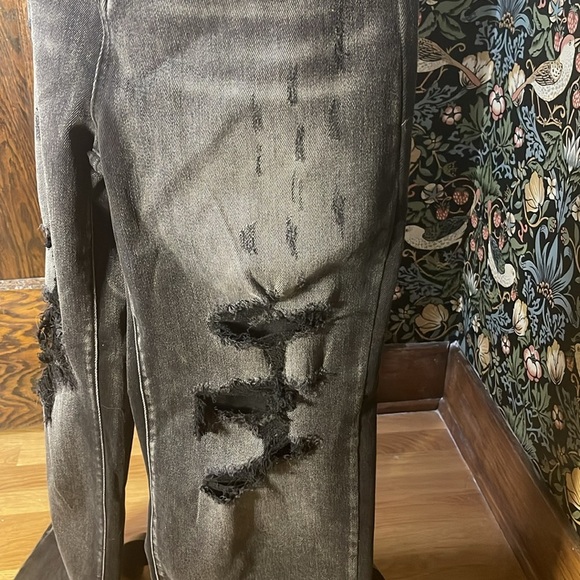 RISEN HIGH RISE STRAIGHT Black Denim Distressed - Picture 5 of 6